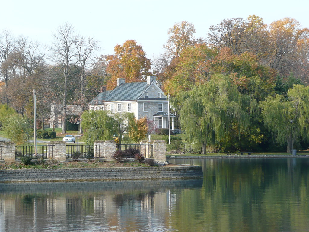 Across the Lake View across Wilkins Lake to Abram's Deligh… Flickr