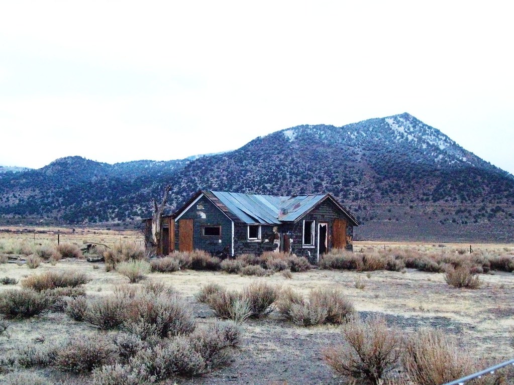 panum43 Lee Vining, Mono Lake. On the highway heading sout… Flickr