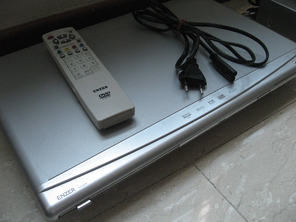 DVD Player Enzer E5368 Includes Remote and Power Cable. Flickr