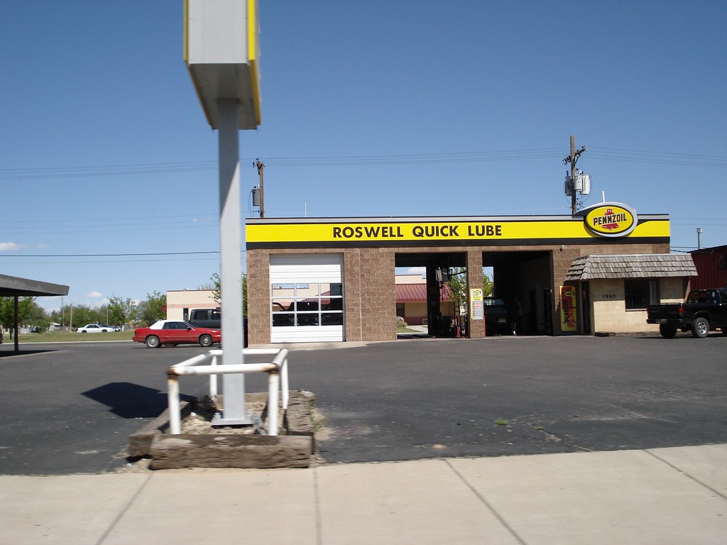 Roswell Quick Lube spaceship service station Stefan Andrej Shambora