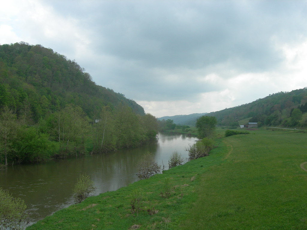 Clinch River Valley Taken at Sneedville, TN looking south.… Flickr