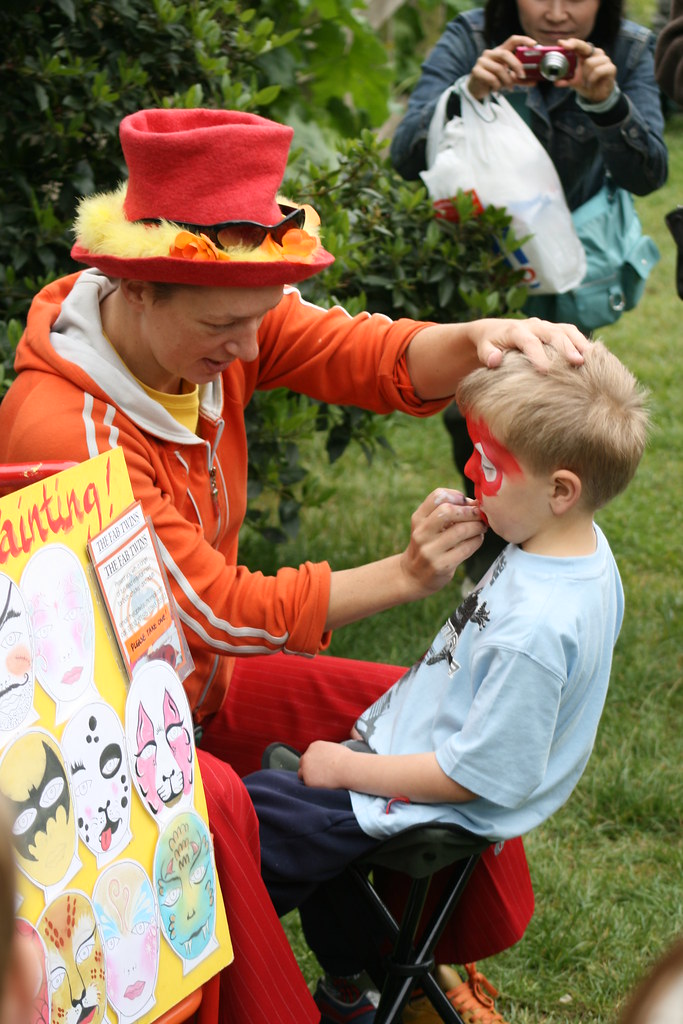 Brighton, face painting Face painting, Pavilion gardens, B… Flickr