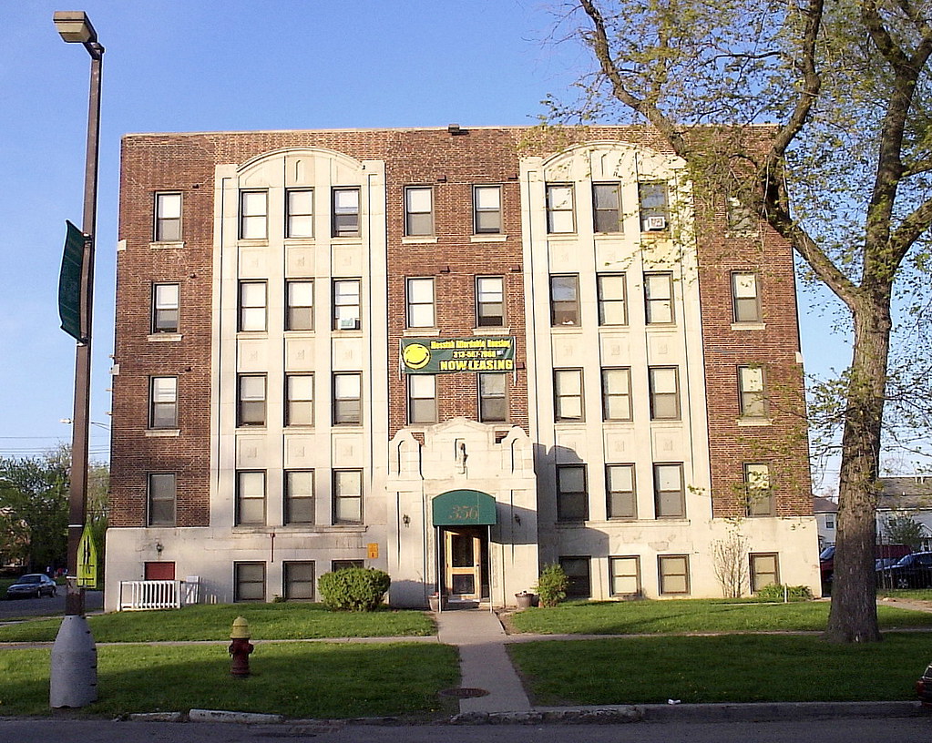356 East Grand Boulevard, Saint Paul Manor ApartmentsDet… Flickr