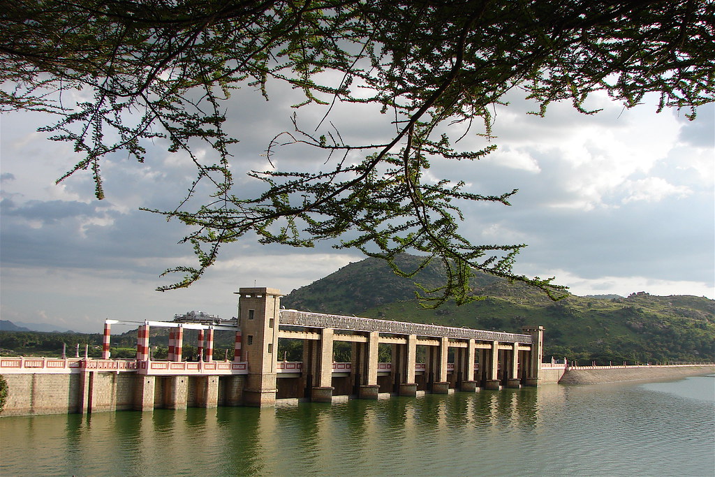 Krishnagiri Dam Just off the fabulous road from Bangalore … Flickr