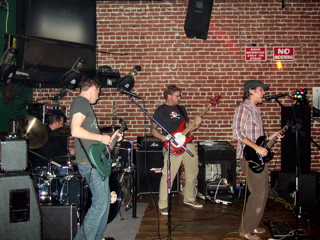 DSCF1745 The Action Item, Back Alley, Fullerton, Nov 17, 2… Flickr