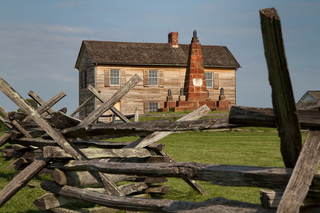 The Henry House and Bull Run Monument View of the Henry Ho… Flickr
