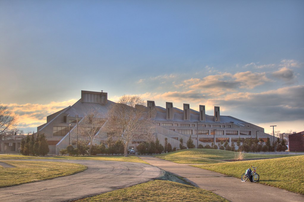 Earl W. Brydges Library 1 The Niagara Falls Public Library… Flickr