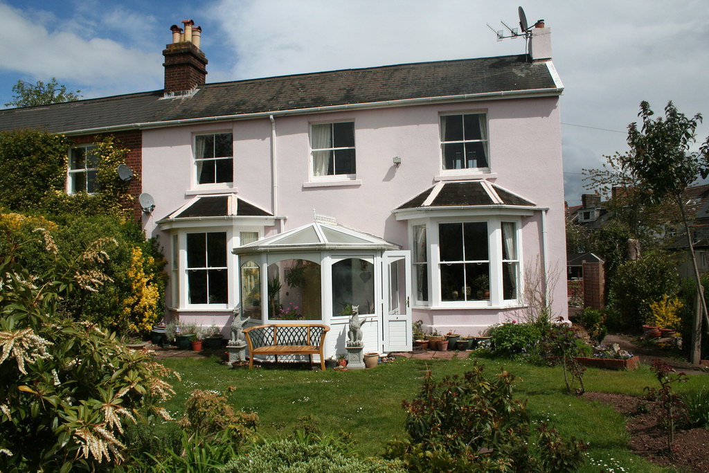 Exeter, Well Street, Brook Green House A very pink pebbled… Flickr