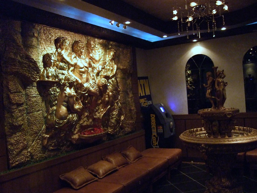 Karaoke Bar Pang Pang, Montreal 500V See where this pictur… Flickr