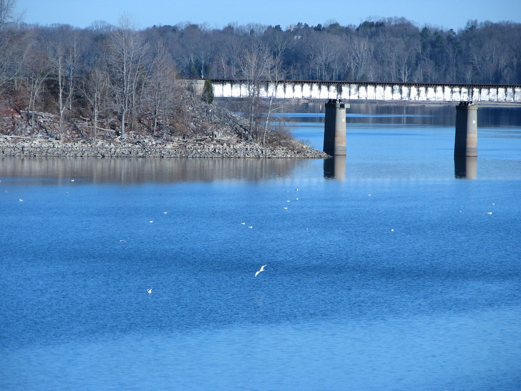 Buggs Island Lake, Clarksville (aka Kerr Lake) Mary Flickr