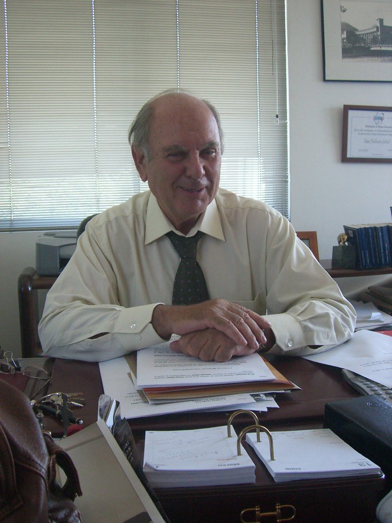 Mi Tio, gran abogado chileno Don Vivian Bullemore Gallardo… Flickr