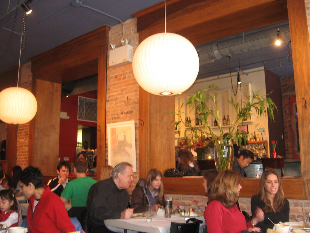 Cafe Zola, Ann Arbor The brunch crowd on a Saturday aftern