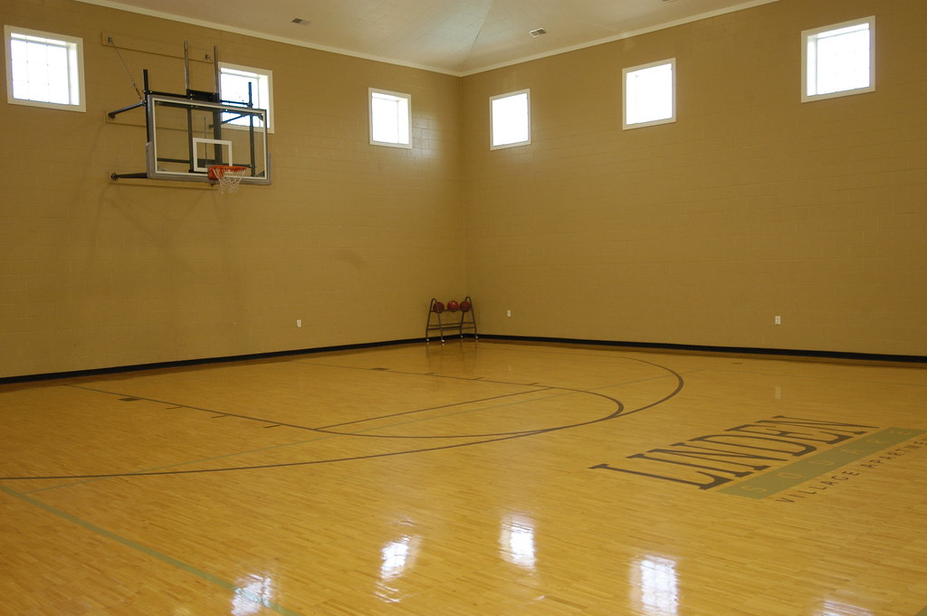 Indianapolis Apartments (Avon) Linden Square Village Indoor