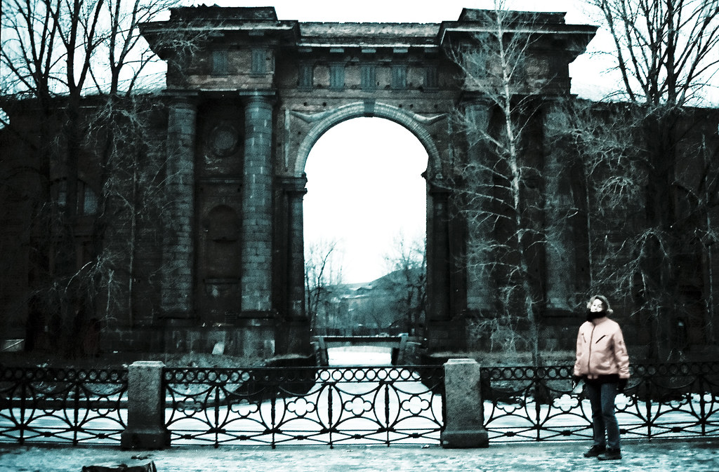 New Holland 'New Holland'. Through this gate, the boats sa… Flickr