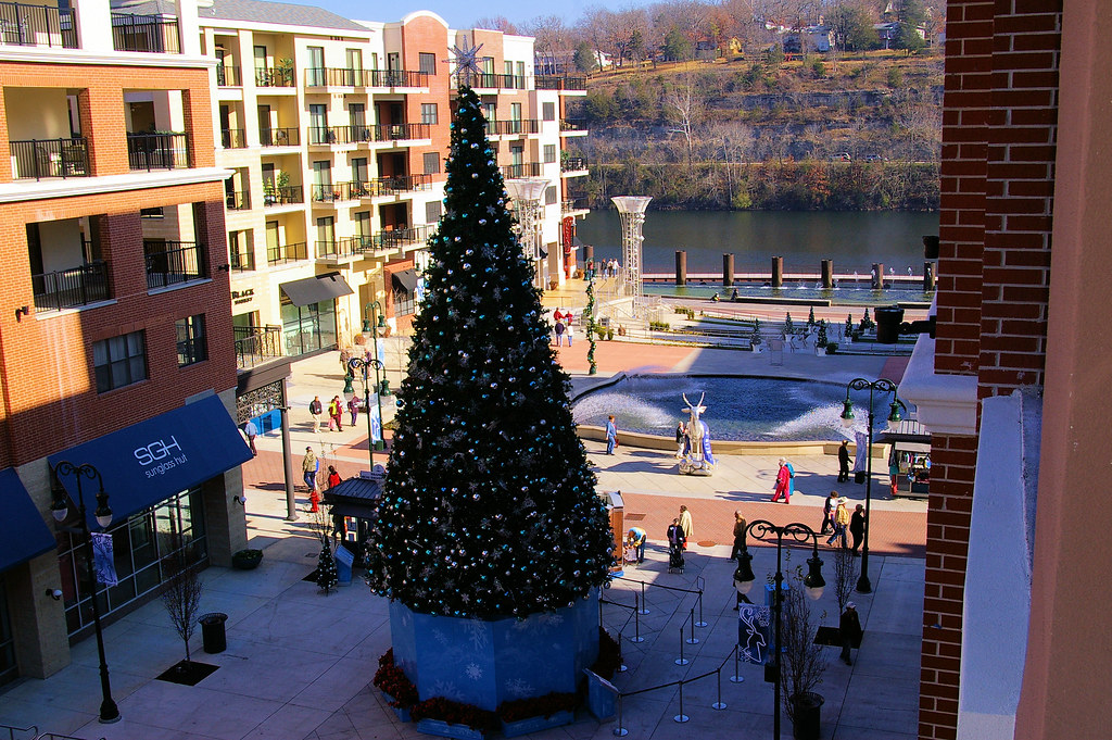 Branson Landing Christmas 2024 Branson Landing Christmas Tree Branson Landing 2007