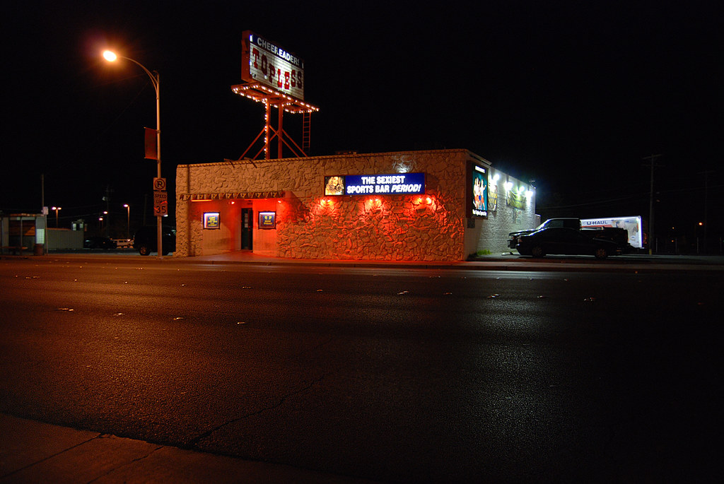 Cheerleaders Topless Sports Bar a photo on Flickriver