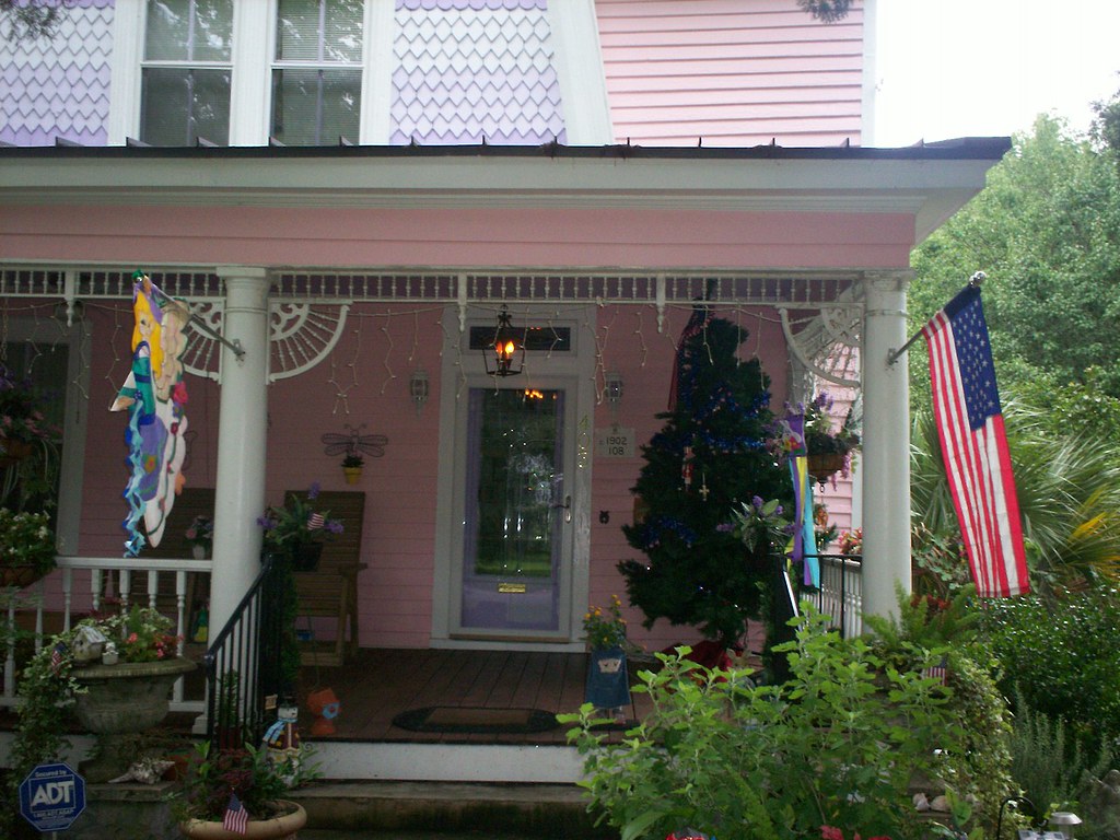 Purple & Pink House An old, refurbished house in the histo… Flickr