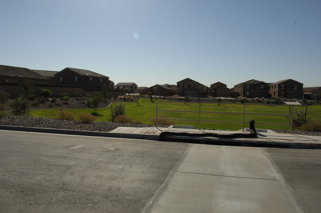 Greenbelt Green belt directly across from home. db4916 Flickr