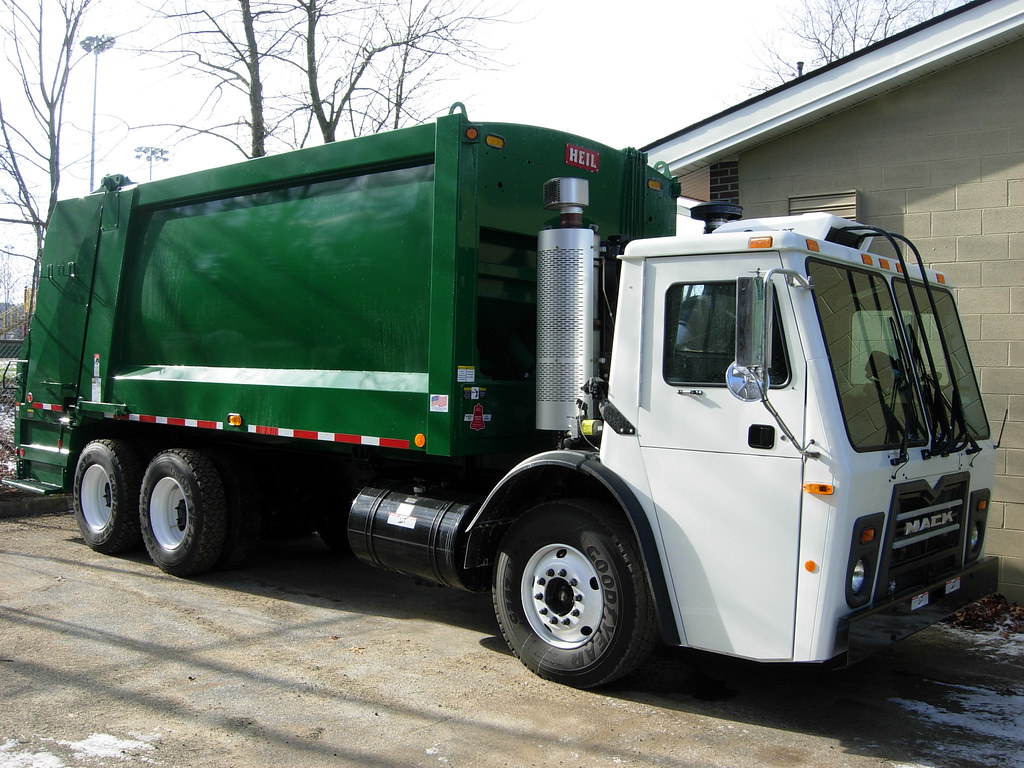 Brecksville, Oh New Mack Refuse Packer Brecksville, Ohio S… Flickr