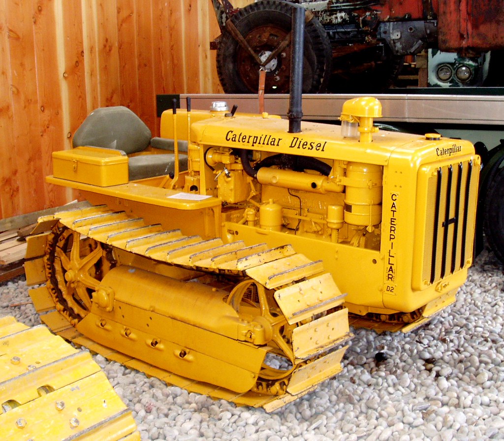 71. Caterpillar D2 diesel tractor Restored diesel tractor … Flickr
