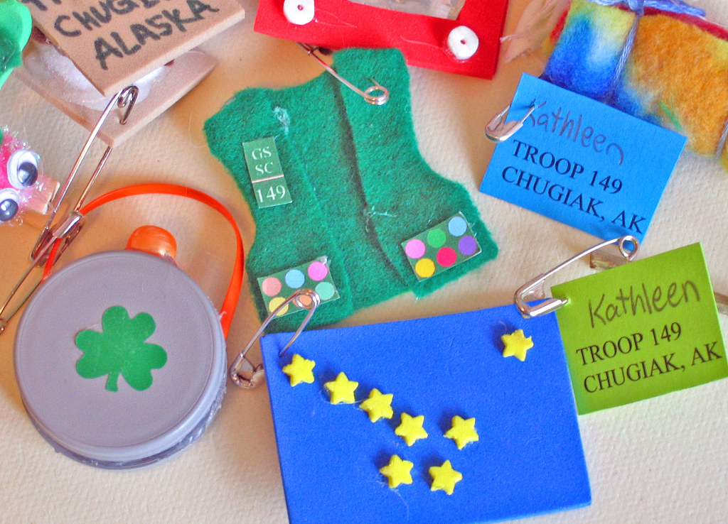 "Swaps" Swaps made by Kathleen, Girl Scout Troop 149, Chug… Flickr