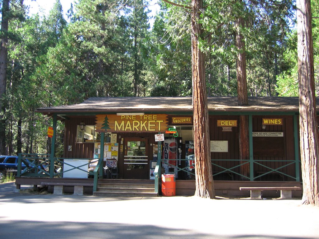 Pine Tree Market, Wawona CA. Good old Pine Tree market... … Flickr