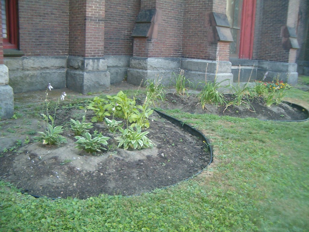 Church flower bed The local Baptist church has flower beds… Flickr