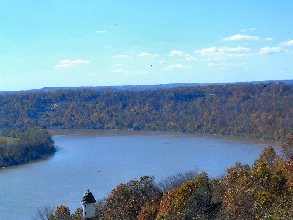 Ohio River View from the Overlook Restaurant in Leavenwort… Flickr