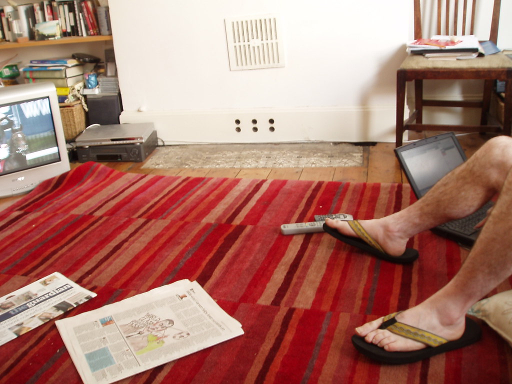 waiting for play to resume ladelentes Flickr