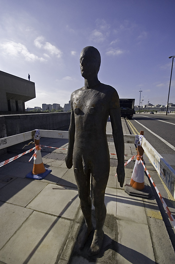 Antony Gormley statues, Waterloo Bridge Part of sculptor A… Flickr