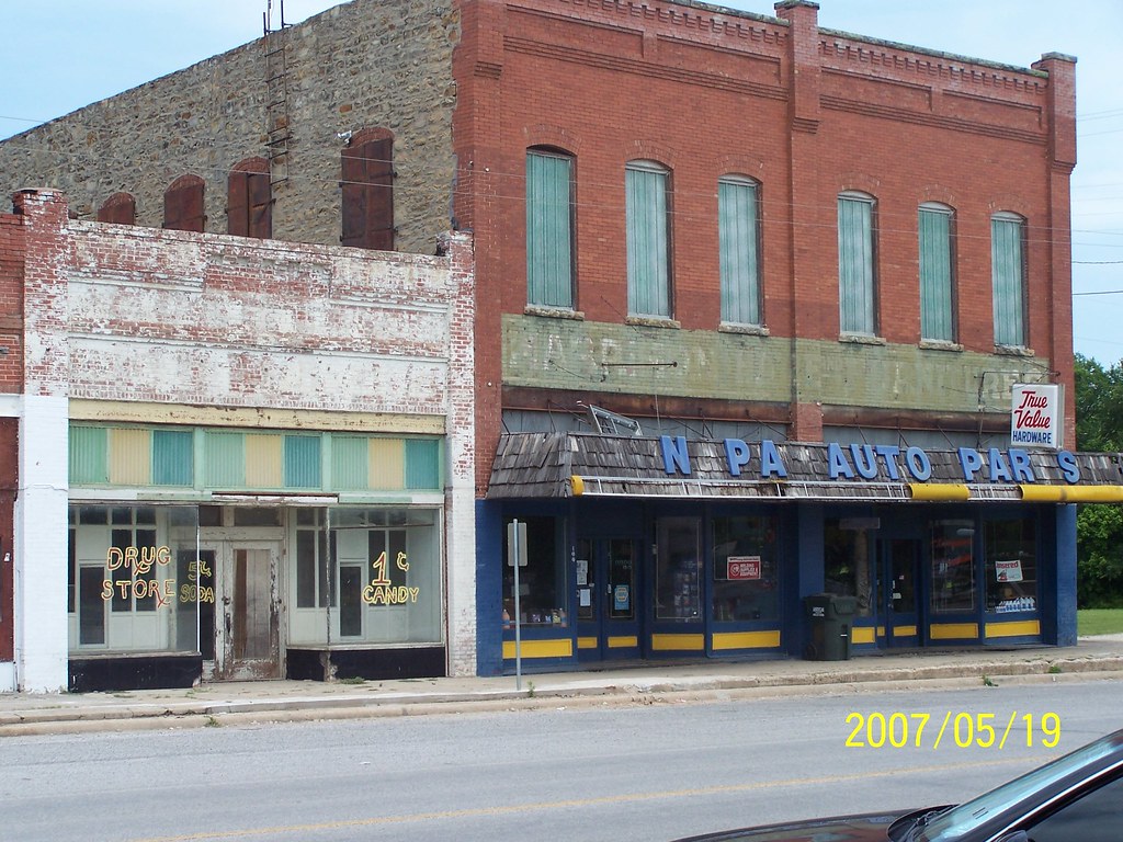 Stonewall, OK MainStreet It breaks my heart to see thi… Flickr
