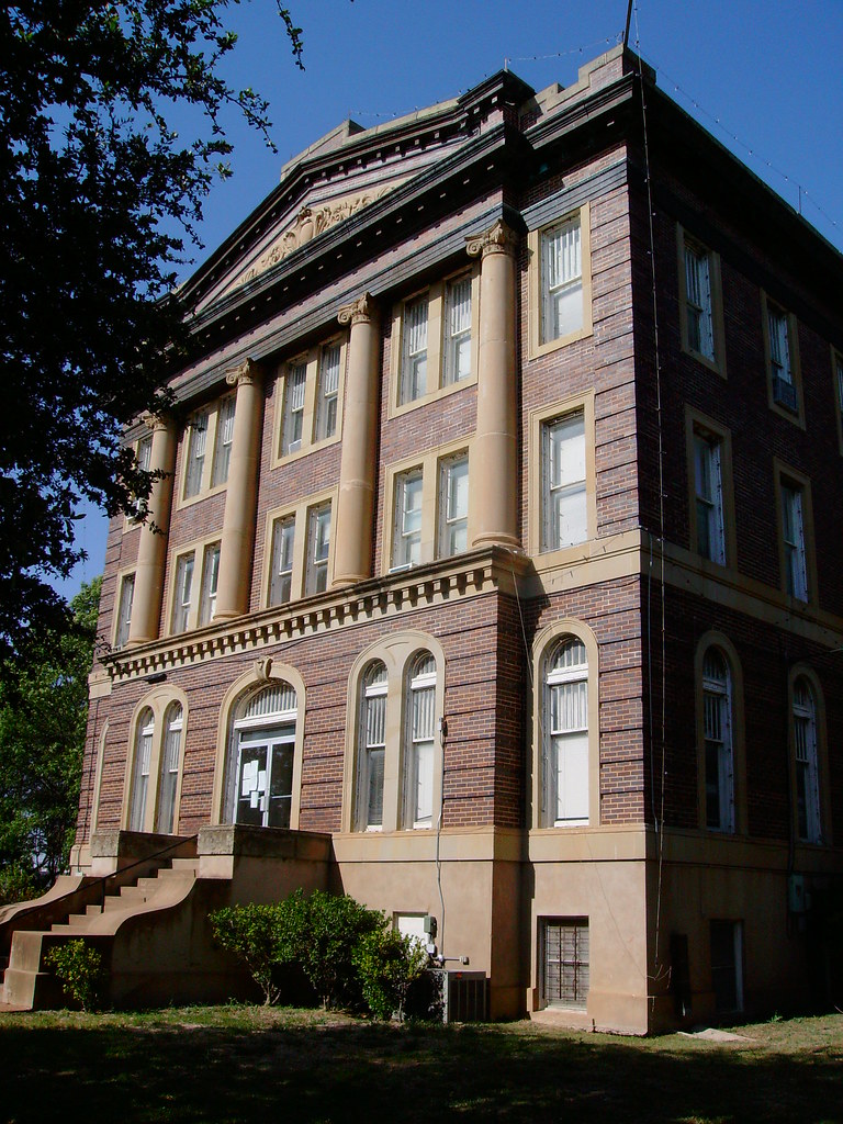 Mills County Courthouse (Goldthwaite, Texas) This courthou… Flickr