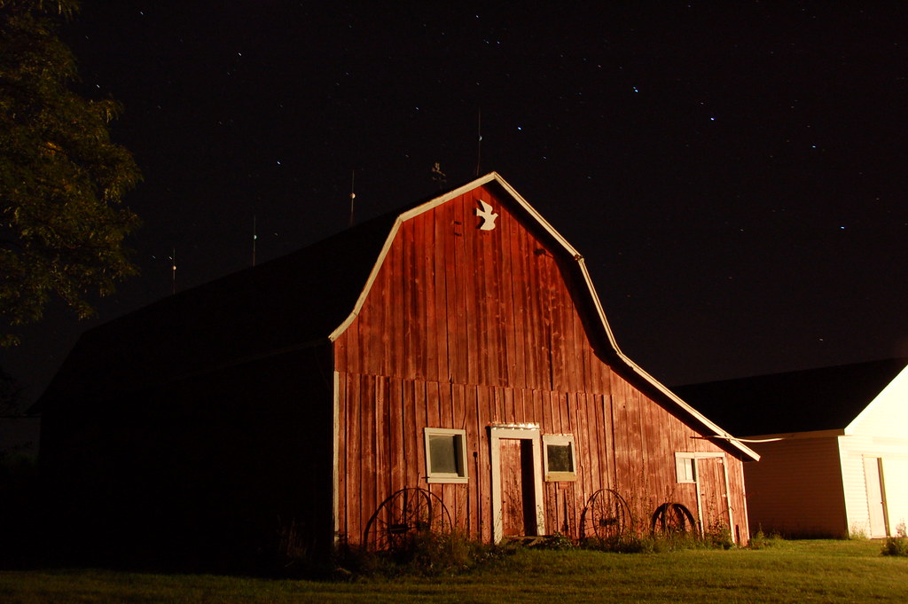 a few stars above a barn sturgeon bay rental barn and star… Flickr
