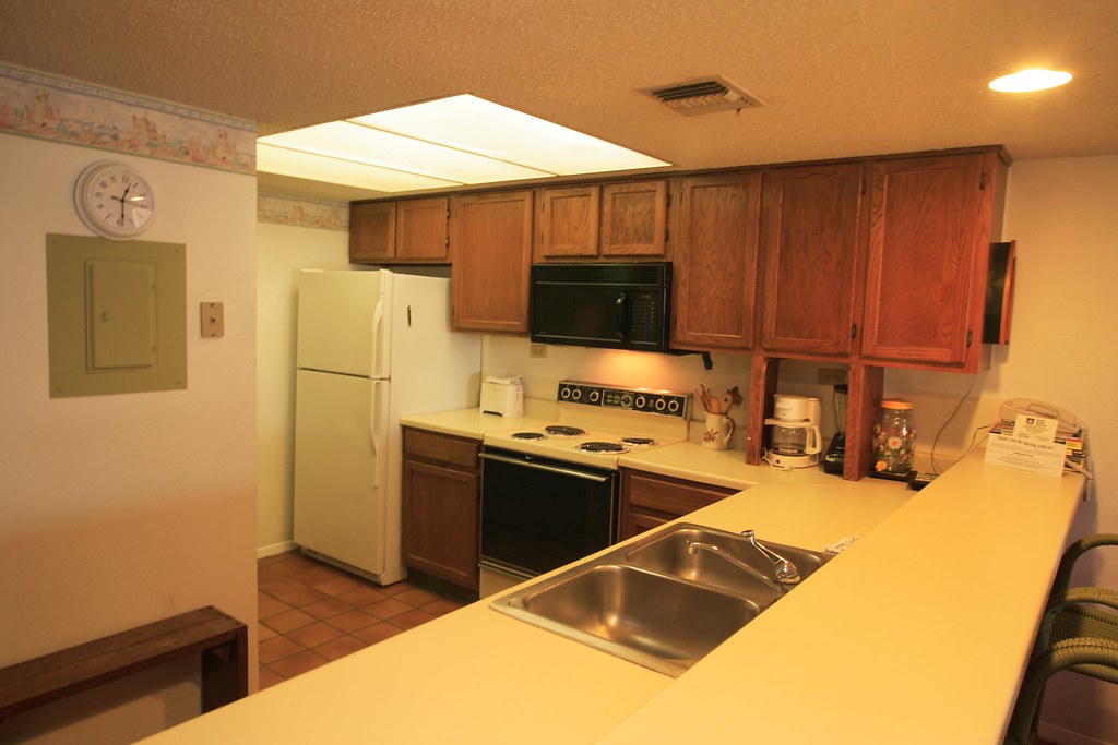 BV303 KITCHEN VIEW 2 BV303 Beachview Condominiums unit 303… Flickr