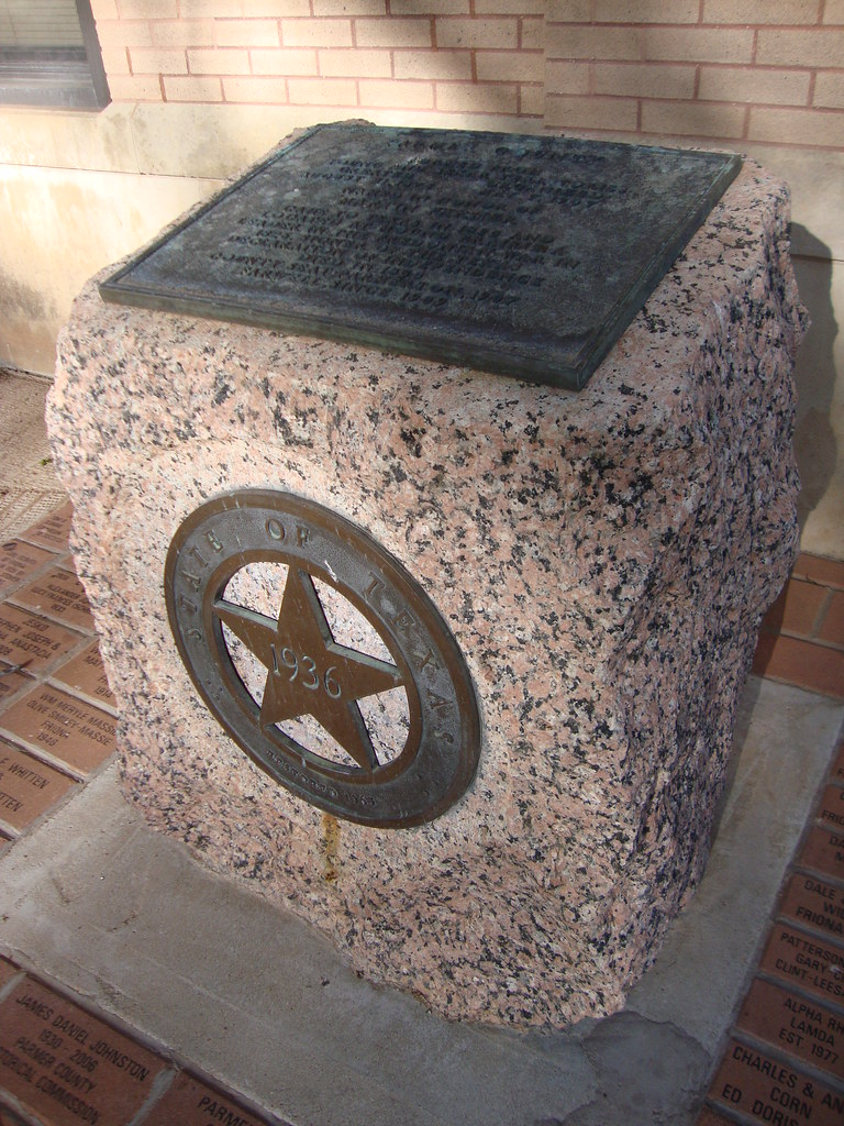 Parmer County Monument (Farwell, Texas) Located in front o… Flickr