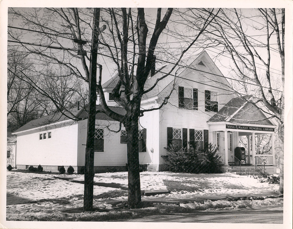 MacKay Library This is what the MacKay Library looked like… Flickr
