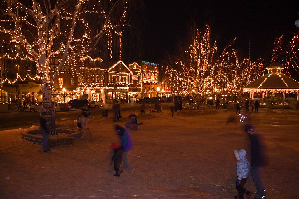 IMGP1684 Leavenworth Tree Lighting Ceremony 2005 Adams Images Flickr