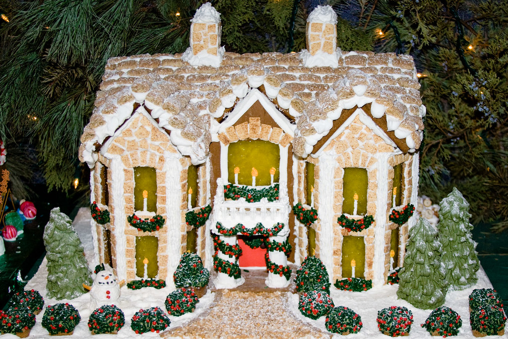 BX816 Gingerbread House Display of gingerbread houses at P… Flickr