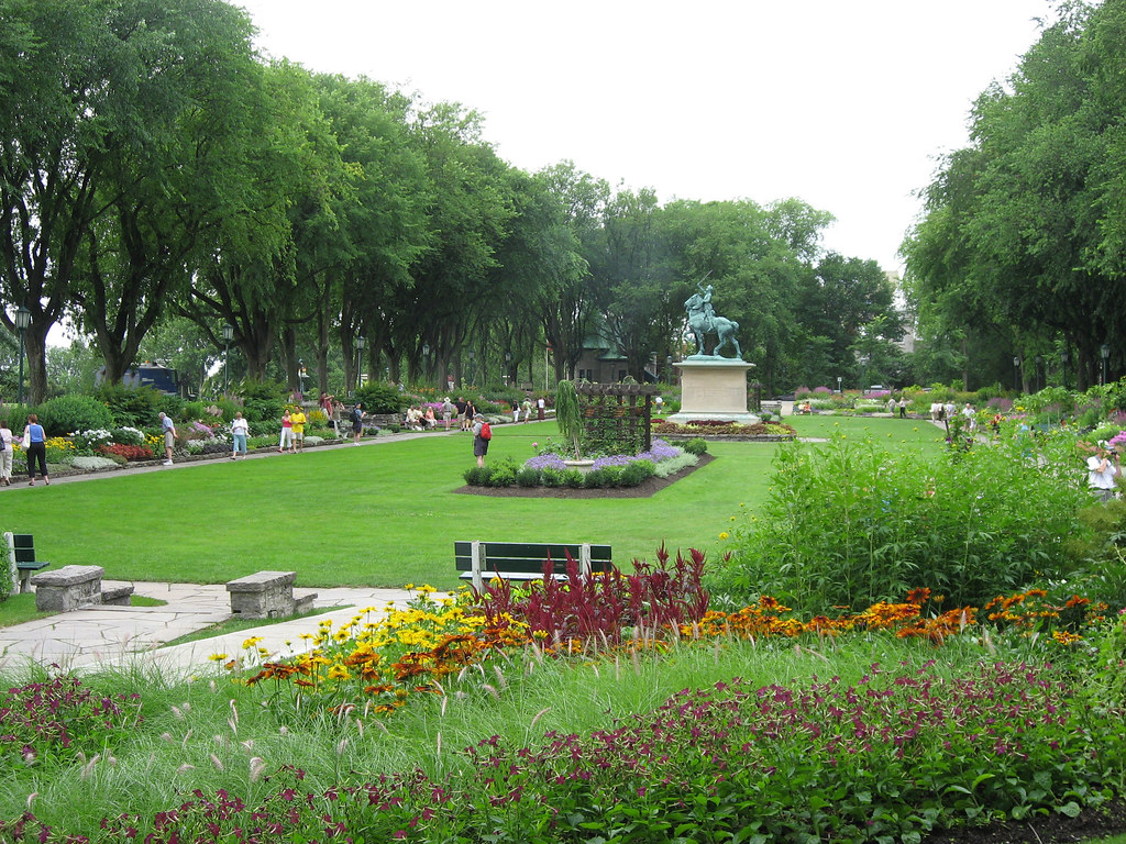 Garden in QuebecCity Public park between Avenue Laurier a… Flickr