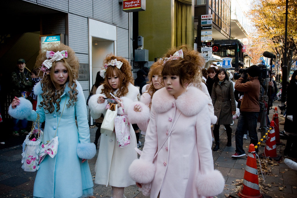 pastel girls in harajuku, 姫ギャル we ran into a large group o… Flickr