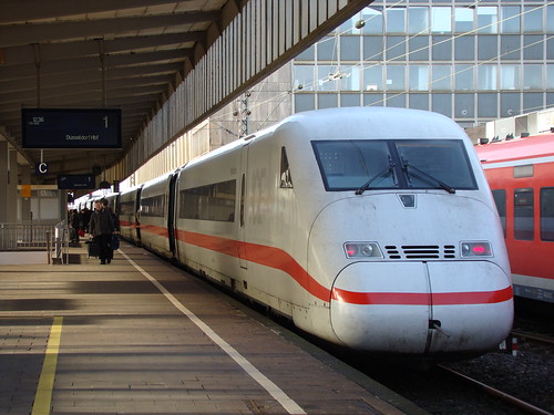 DB ICE Essen Hbf A DB InterCityExpress train stands at Ess… Flickr