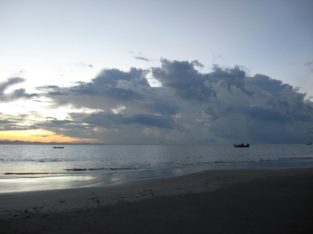Sunrise at Saint Martin, Bangladesh Tahmid Munaz Flickr