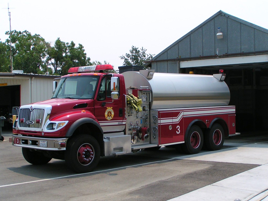 Sacramento FD Water Tender 3 Sacramento Fire Department… Flickr
