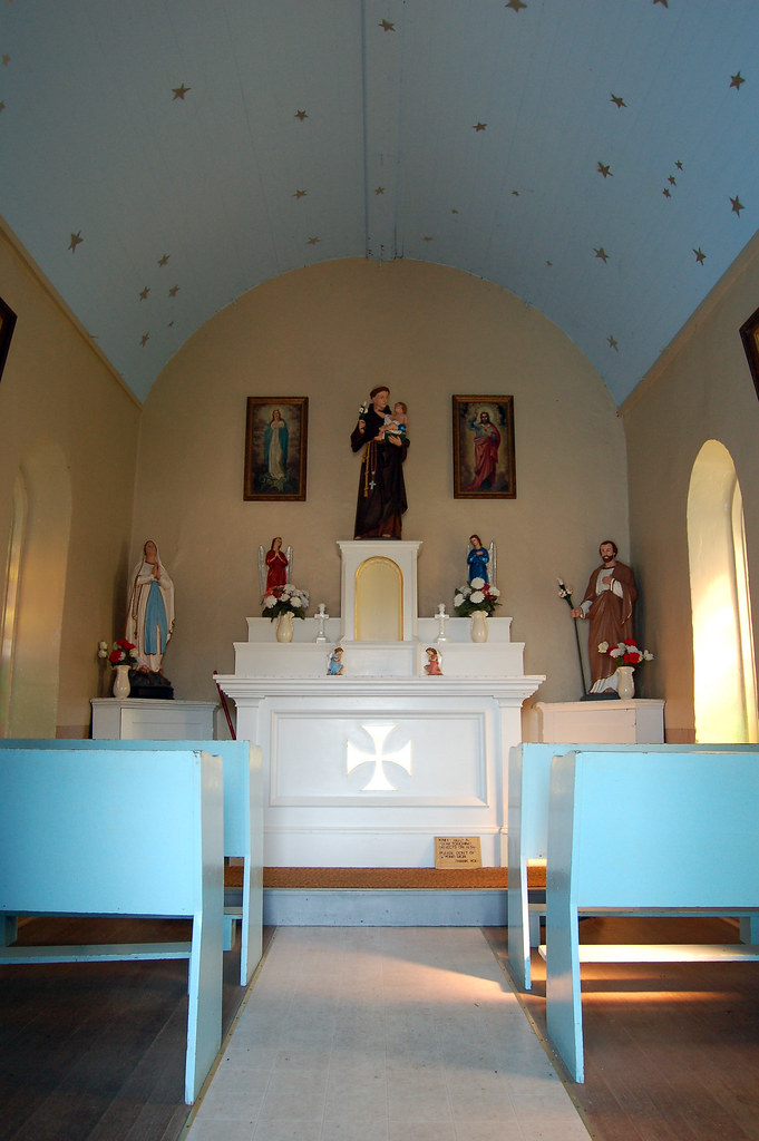 World's Smallest Church This church in Festina, Iowa claim… Flickr