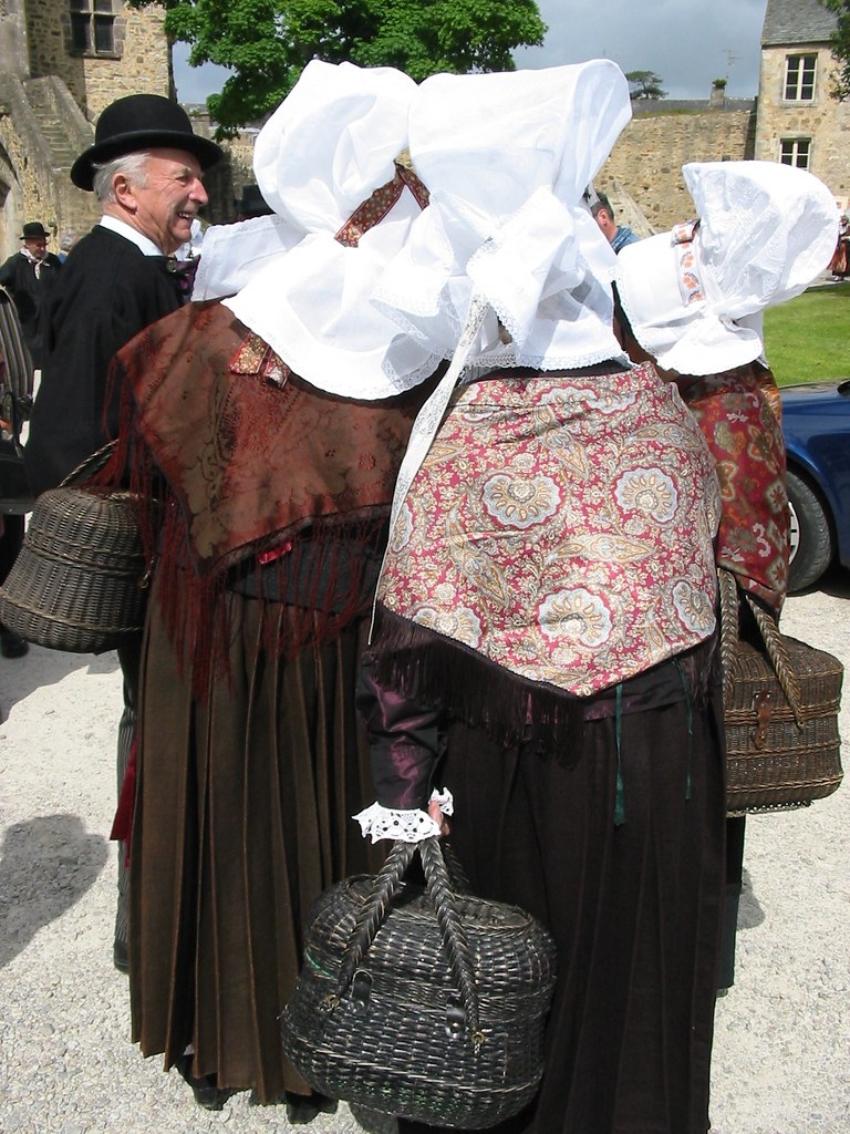 Normandy folk costumes Traditional Norman costumes at the … Flickr