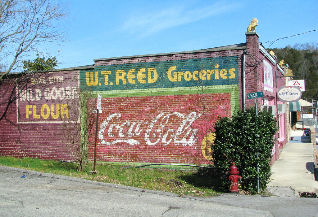 W.T. Reed Groceries Along Main St. at the town square in G… Flickr