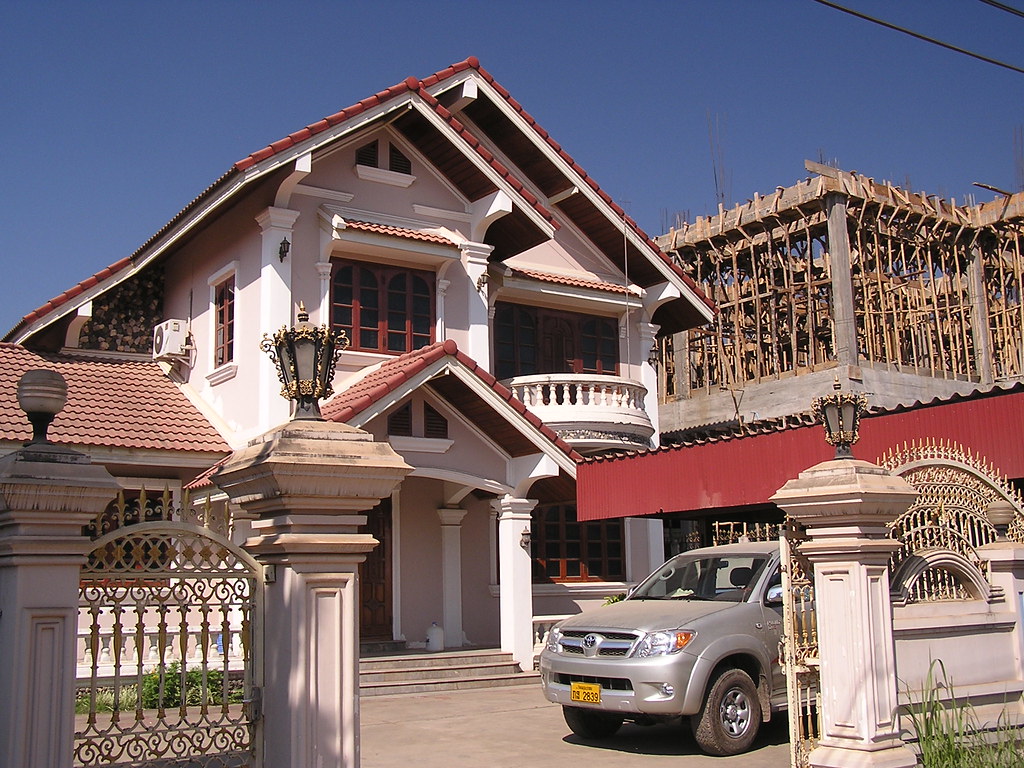 Laos modern Luang Prabang. Modern house. Maison moderne. Flickr
