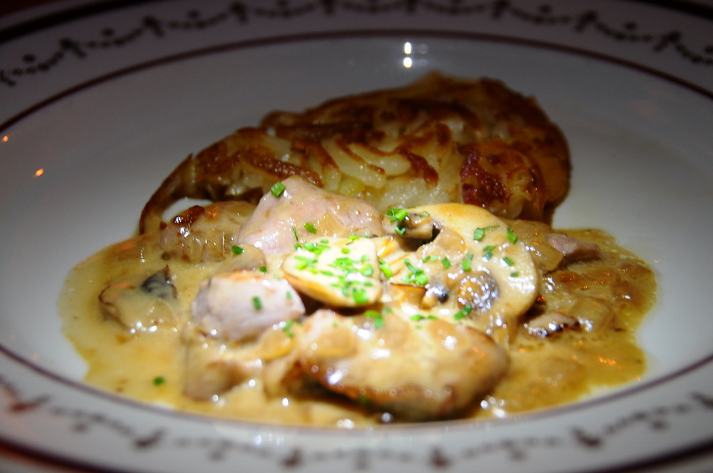 emince of veal "zurichois" with mushrooms and a light crea… Flickr