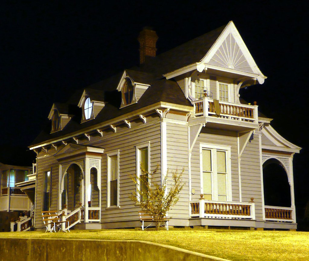 Christian Hamel House Built c.1883 at the corner of Chri… Flickr