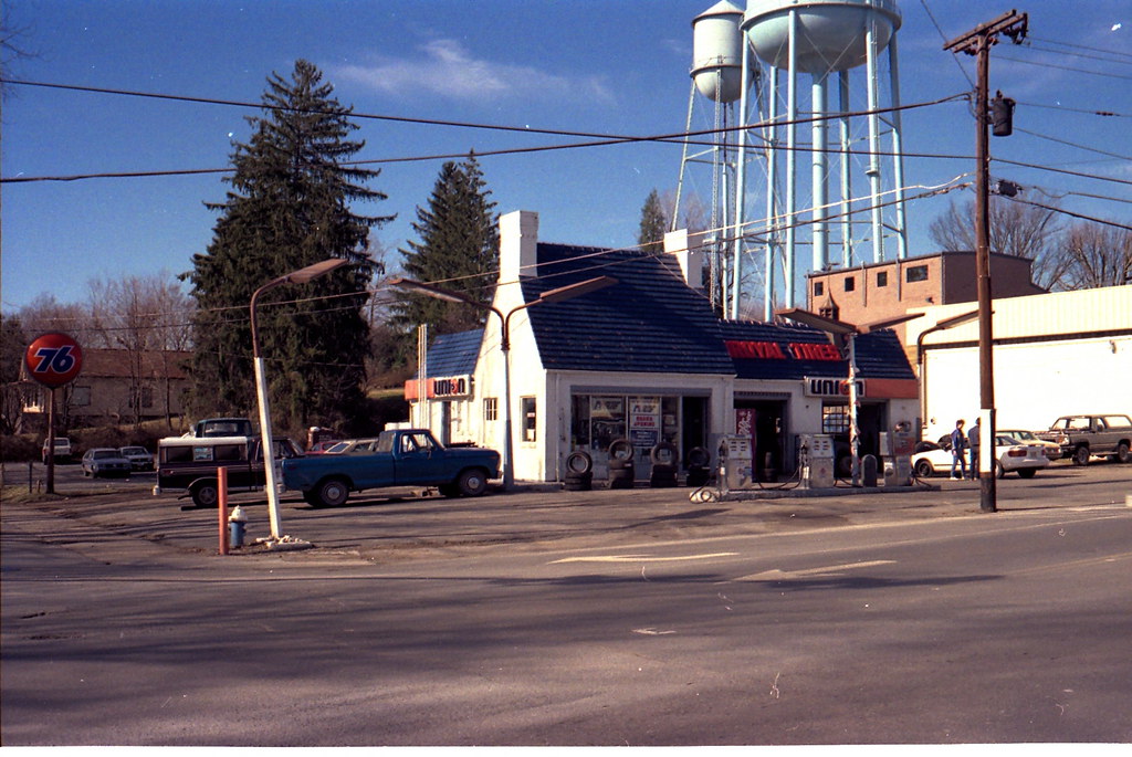 Oak Hill 01 Former Pure Oil gas station, Main Street at Ma… Flickr